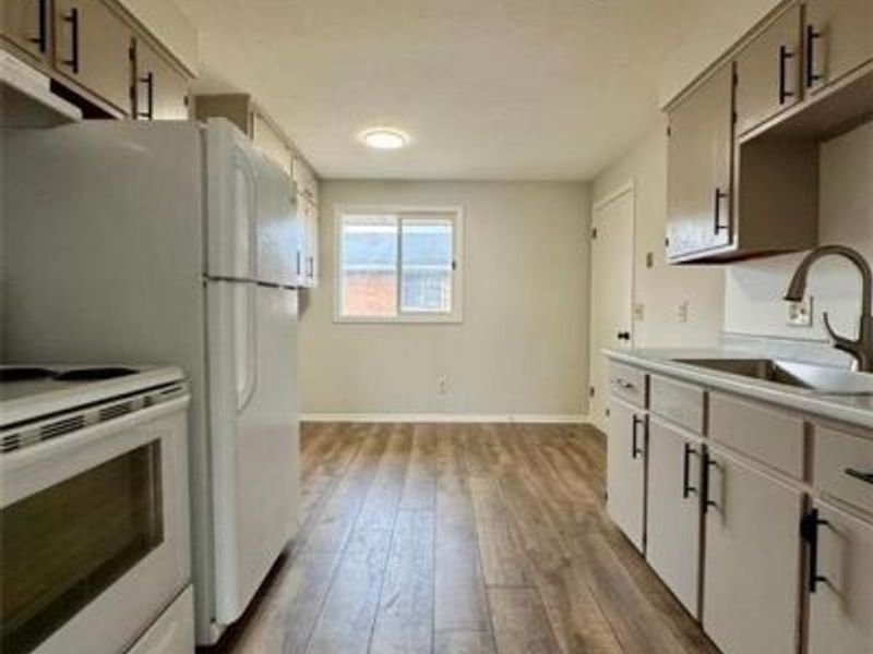 233-237 Kennedy Street, Louisville, OH 44641 Photo 8