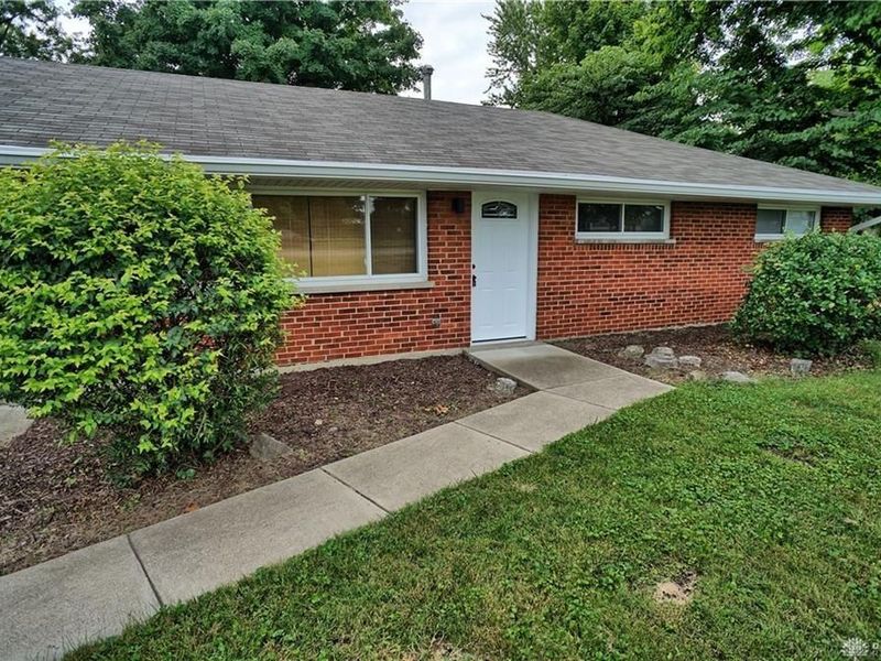 110 W Spring Valley Pike, Centerville, OH 45458 Photo 1