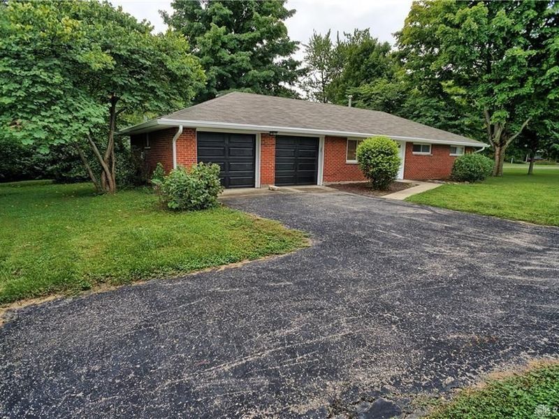 110 W Spring Valley Pike, Centerville, OH 45458 Photo 2