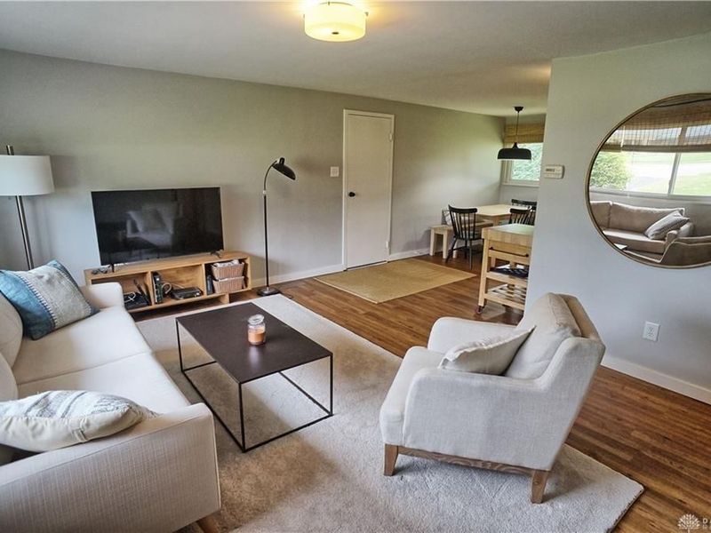 110 W Spring Valley Pike, Centerville, OH 45458 Photo 4