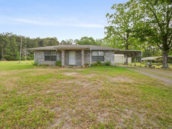 216 Hammond , Hornbeck, LA 71439