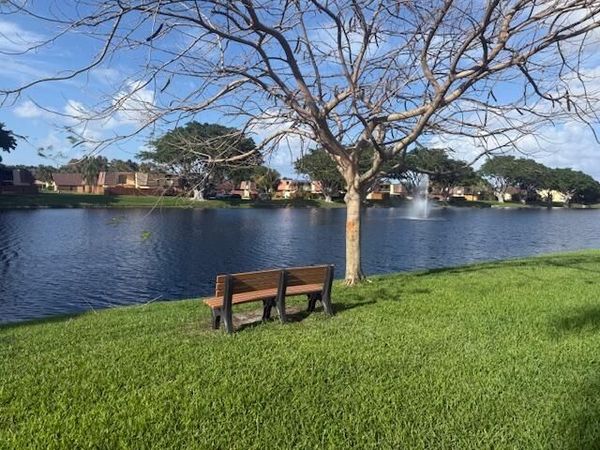 724 Springdale Circle, Palm Springs, FL 33461