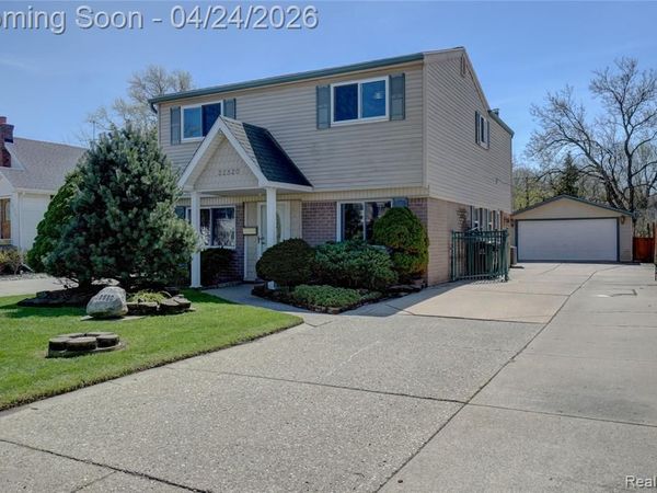 22520 E 13 Mile Road, St. Clair Shores, MI 48082