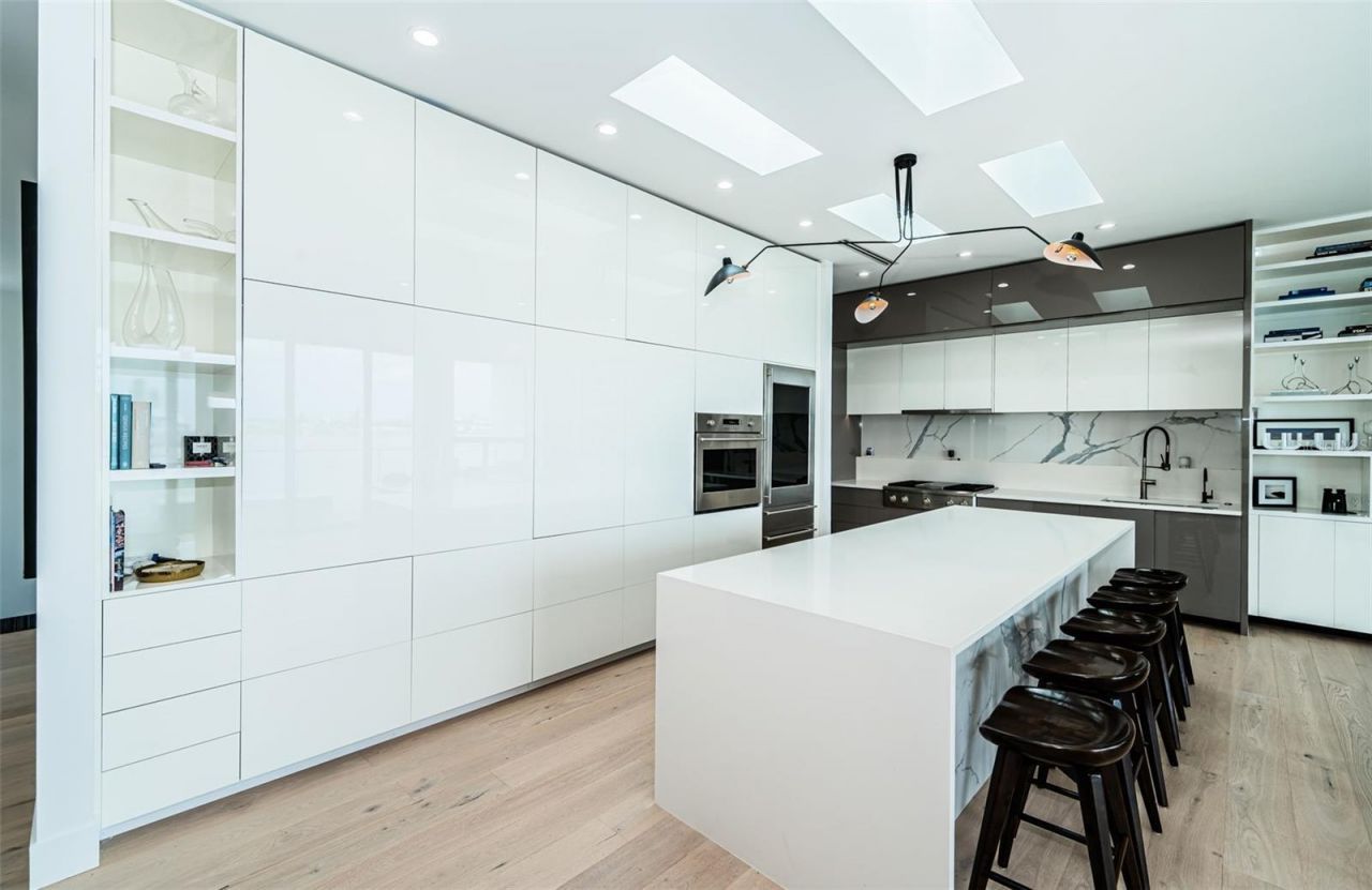 14077 N Bayshore Drive, Madeira Beach, FL 33708 Photo