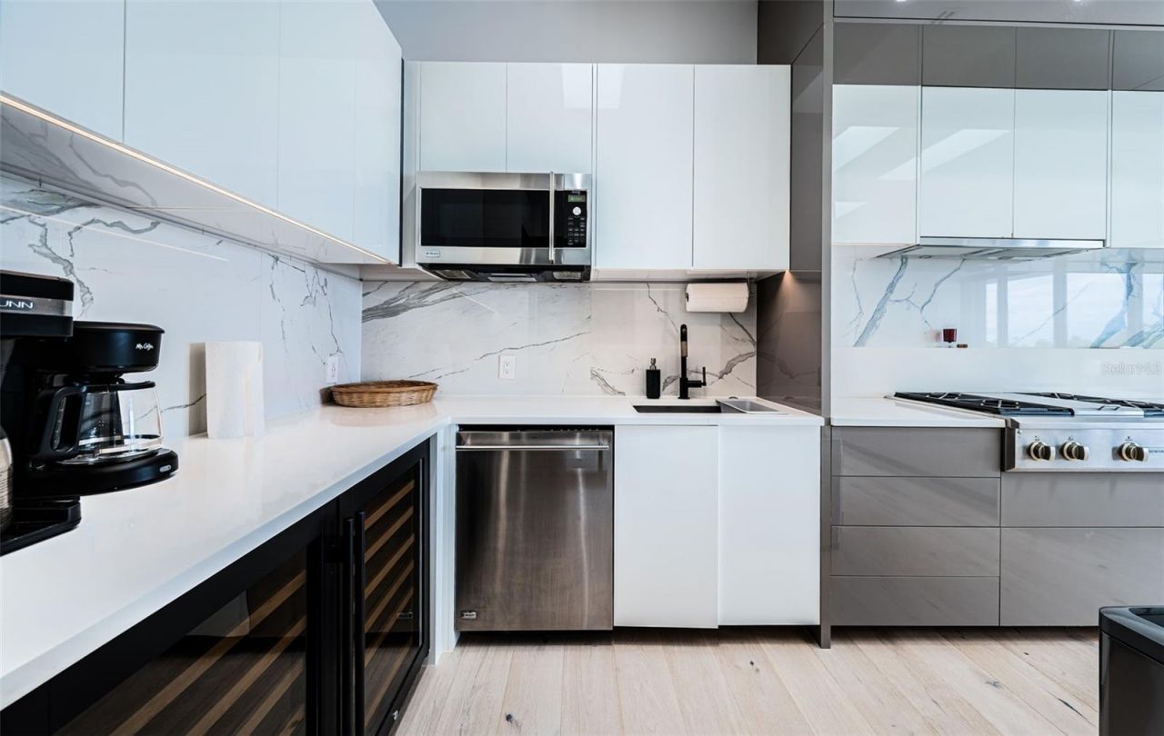 14077 N Bayshore Drive, Madeira Beach, FL 33708 Photo