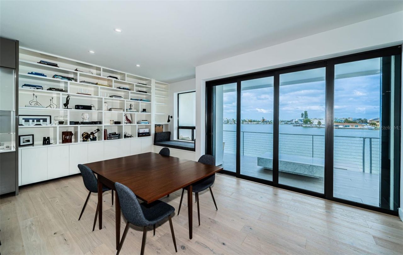 14077 N Bayshore Drive, Madeira Beach, FL 33708 Photo