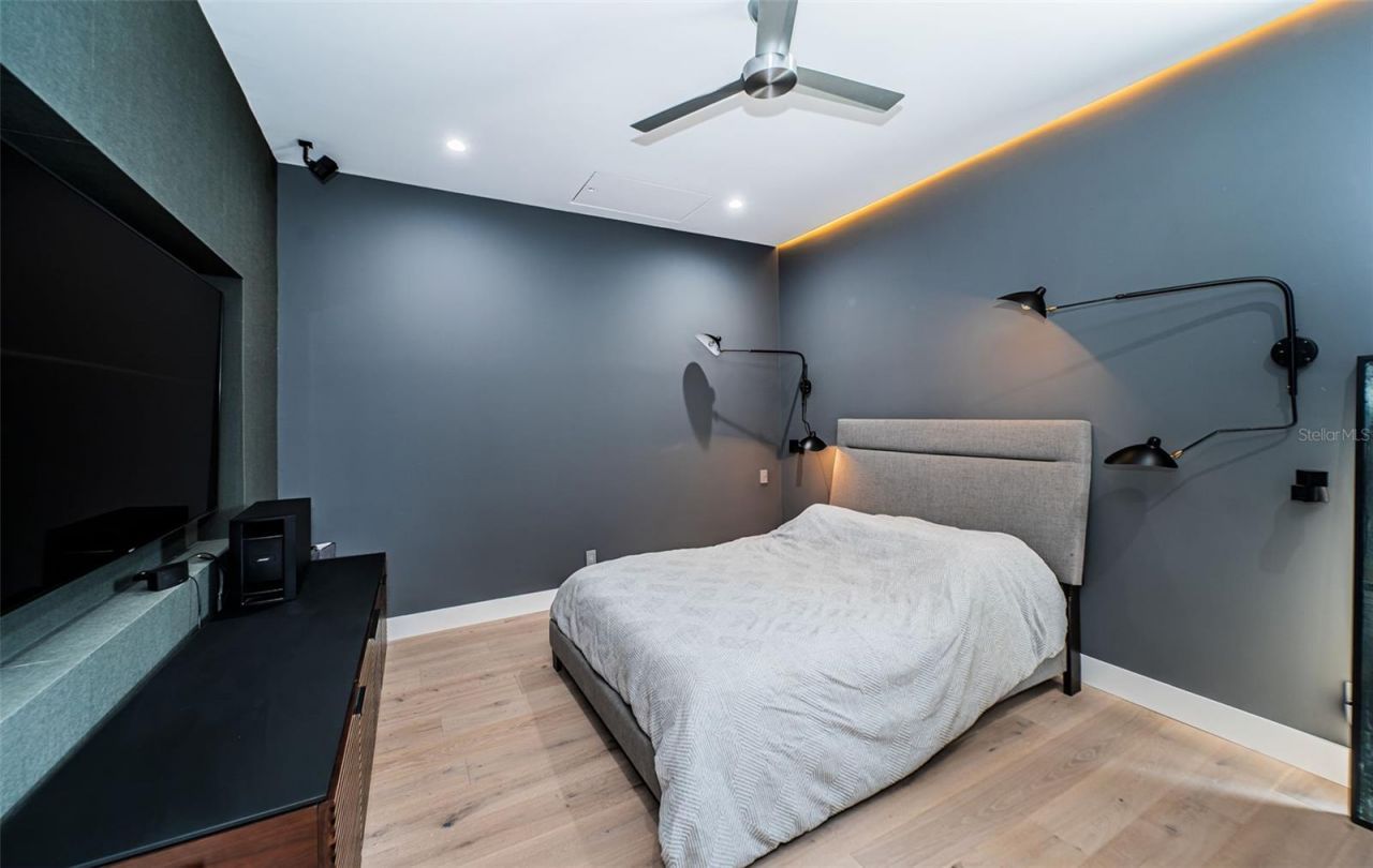 14077 N Bayshore Drive, Madeira Beach, FL 33708 Photo