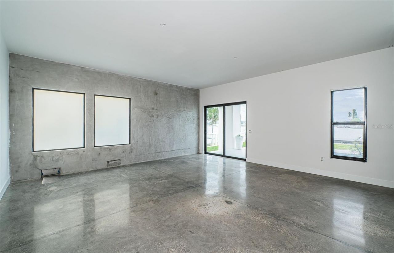 14077 N Bayshore Drive, Madeira Beach, FL 33708 Photo