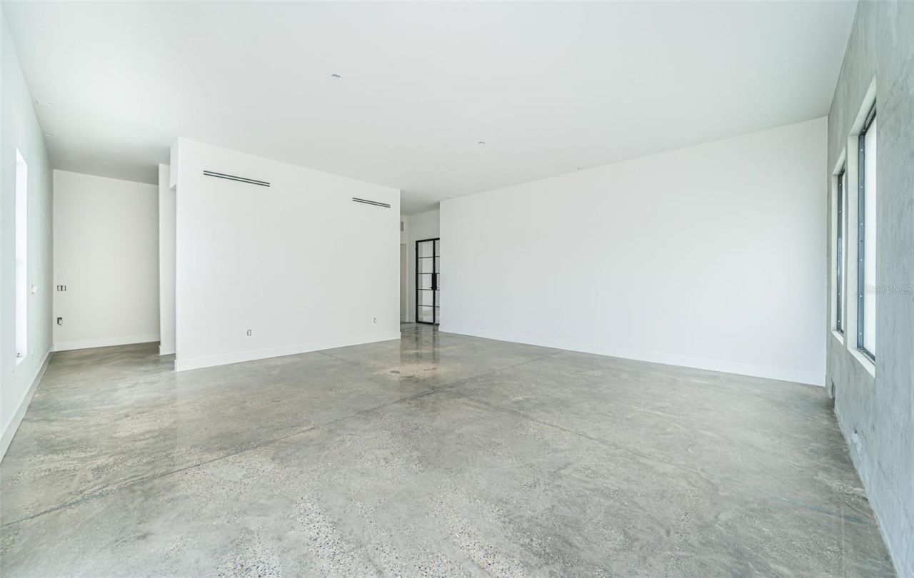 14077 N Bayshore Drive, Madeira Beach, FL 33708 Photo