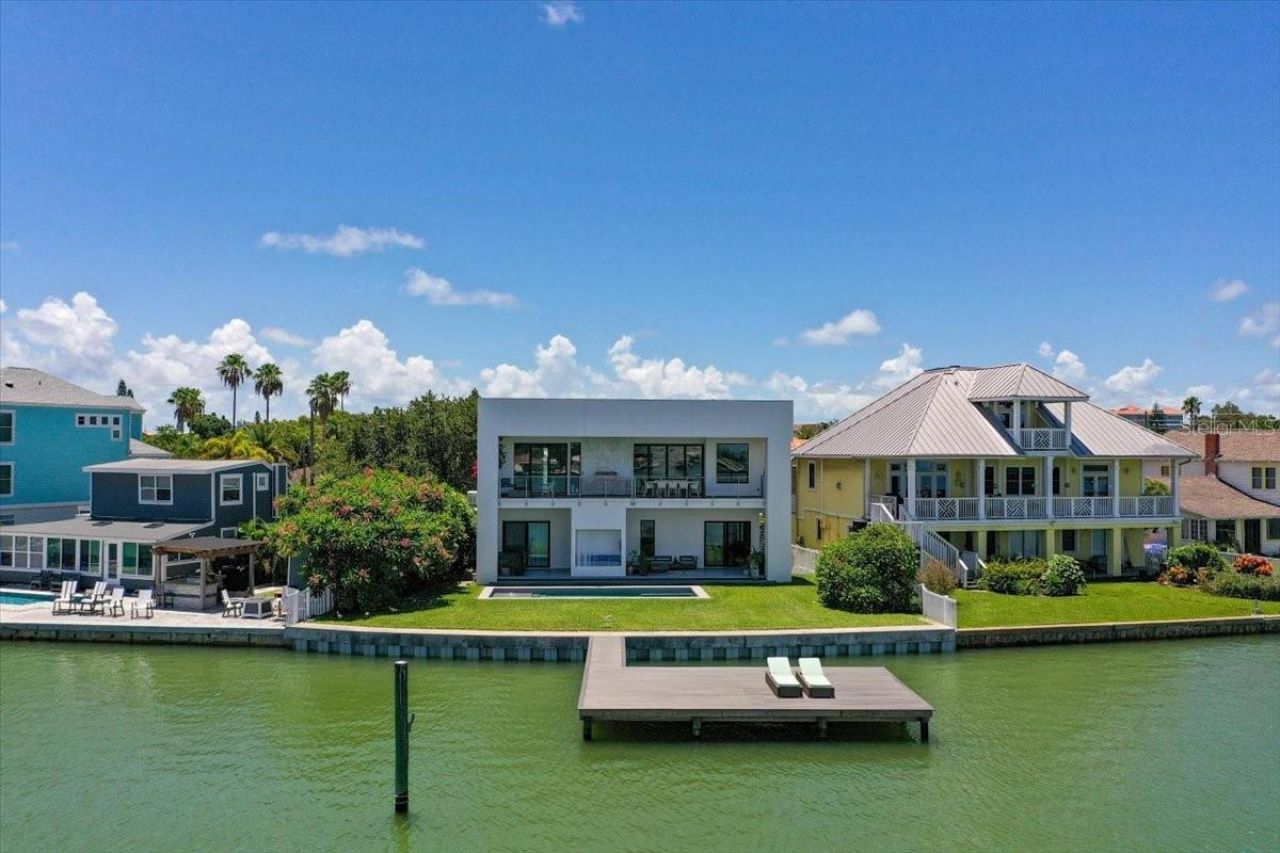 14077 N Bayshore Drive, Madeira Beach, FL 33708 Photo