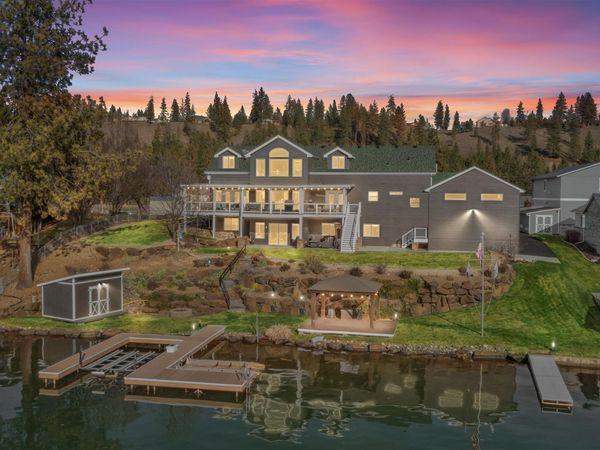6625 N Long Lake Dr, Nine Mile Falls, WA 99026
