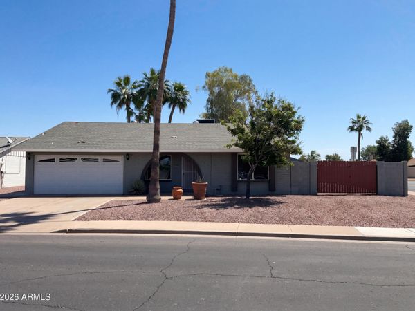 1359 S ALMOND Circle, Mesa, AZ 85204