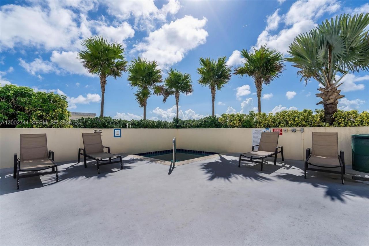 7290 SW 90th St, Unit 403, Miami, FL 33156 Photo