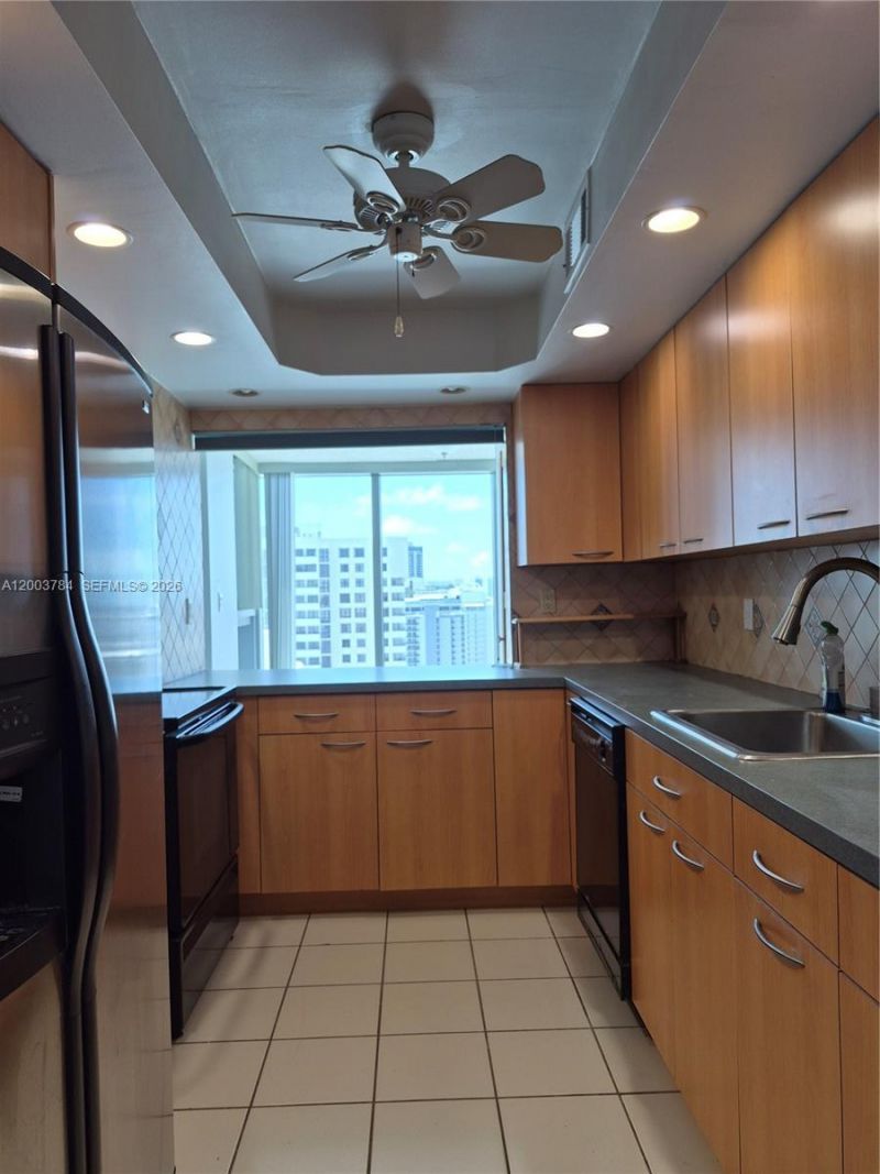 2655 Collins Ave, Unit 2406, Miami Beach, FL 33140 Photo