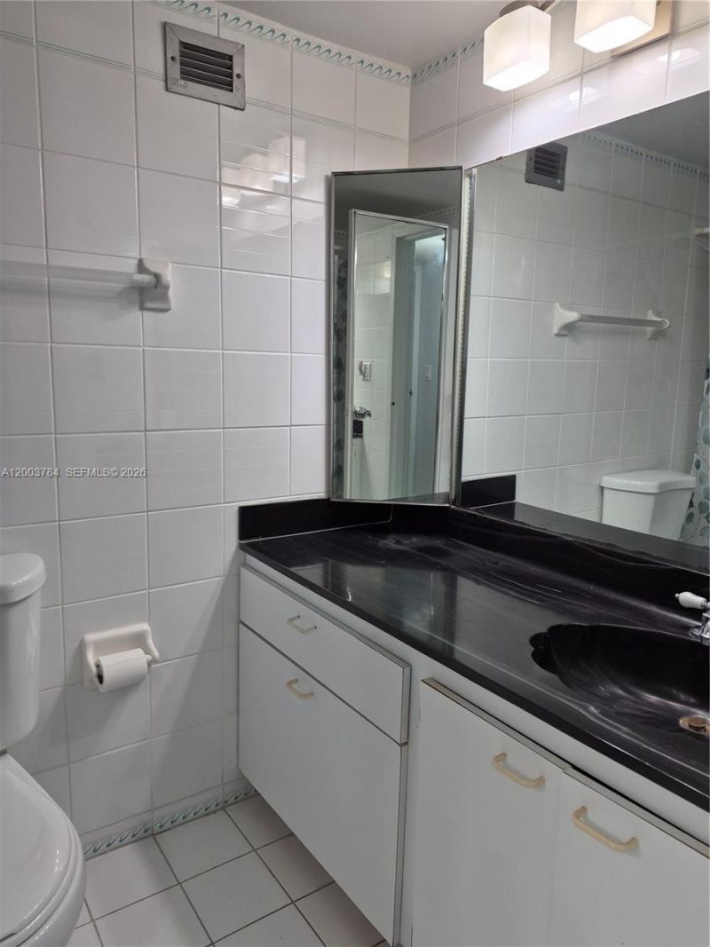 2655 Collins Ave, Unit 2406, Miami Beach, FL 33140 Photo