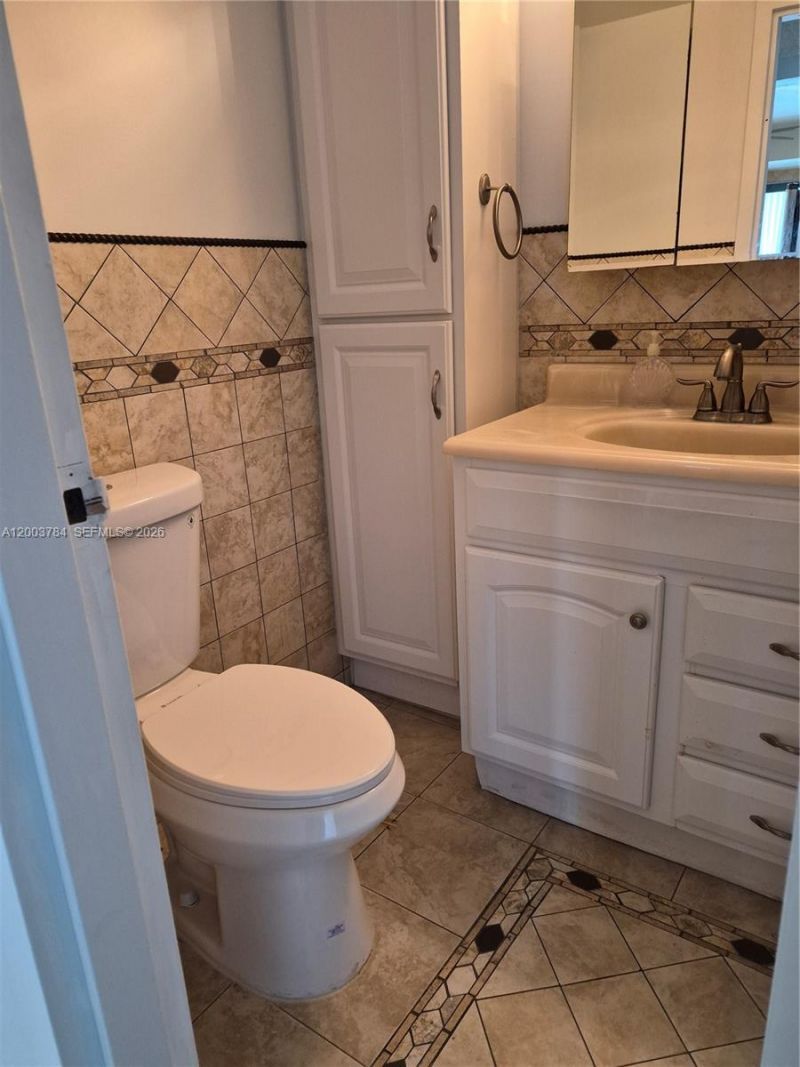 2655 Collins Ave, Unit 2406, Miami Beach, FL 33140 Photo