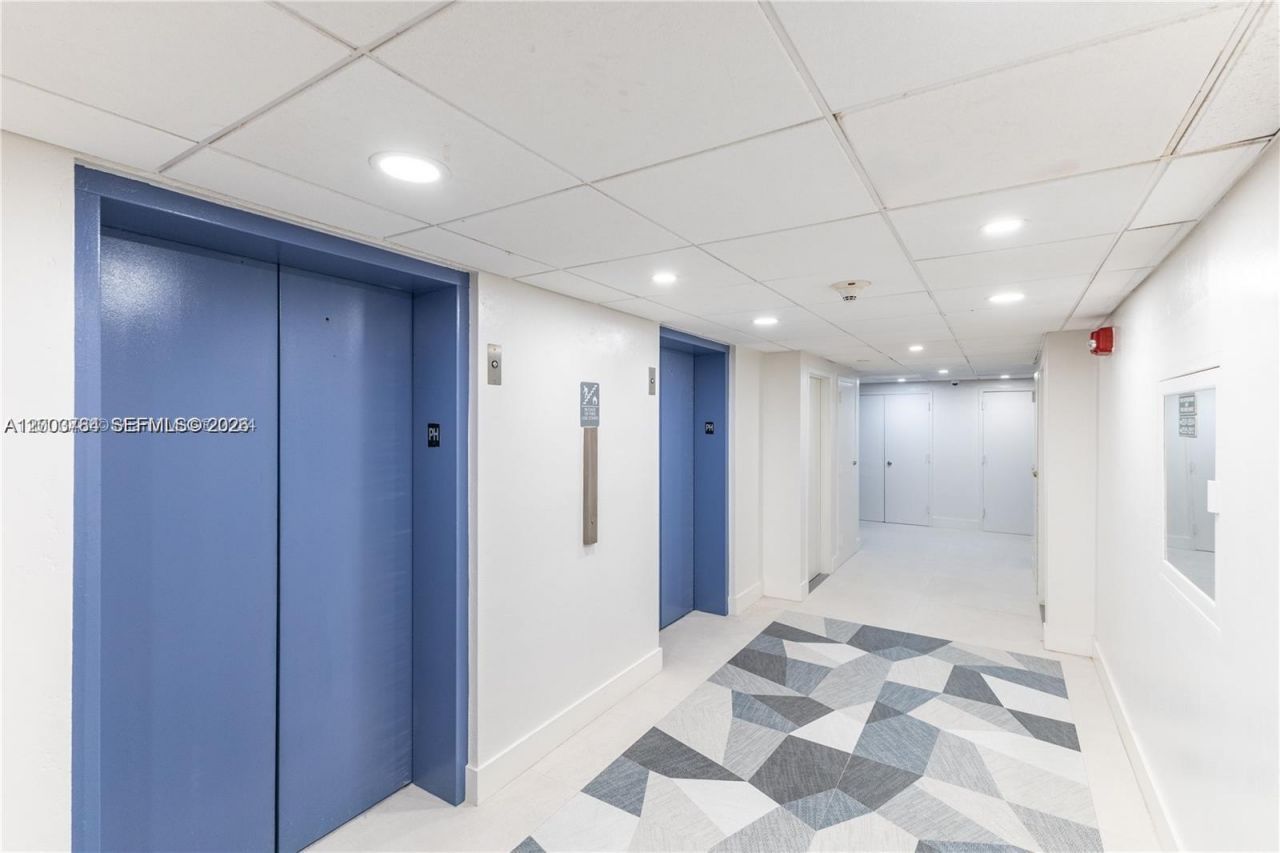 2655 Collins Ave, Unit 2406, Miami Beach, FL 33140 Photo
