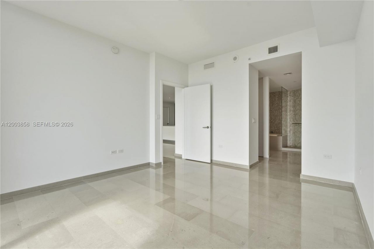 88 SW 7th St, Unit 3710, Miami, FL 33130 Photo
