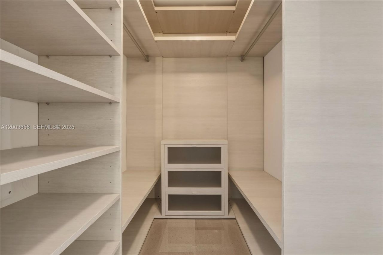 88 SW 7th St, Unit 3710, Miami, FL 33130 Photo