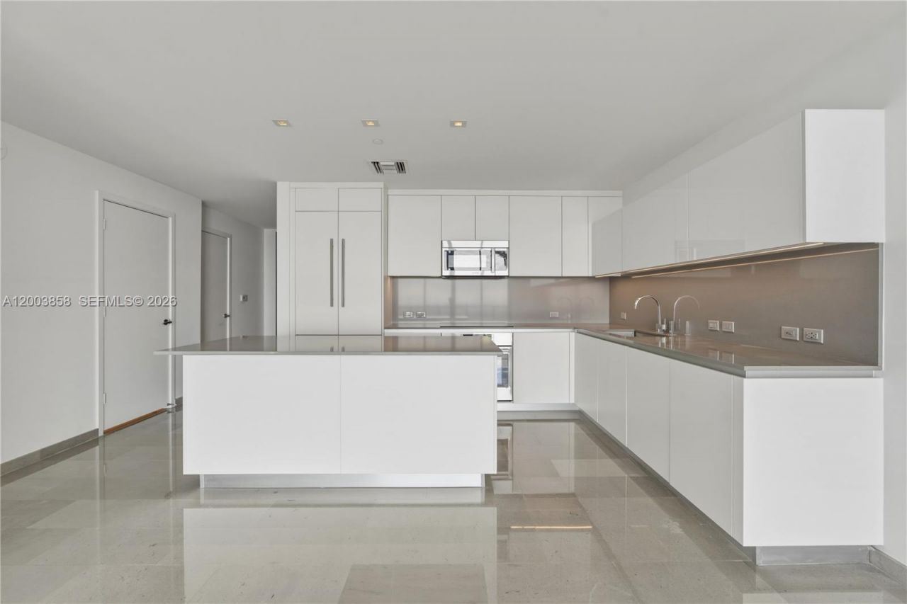 88 SW 7th St, Unit 3710, Miami, FL 33130 Photo