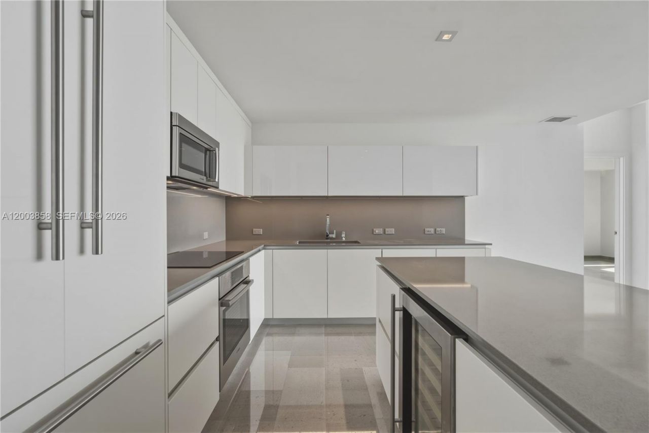 88 SW 7th St, Unit 3710, Miami, FL 33130 Photo