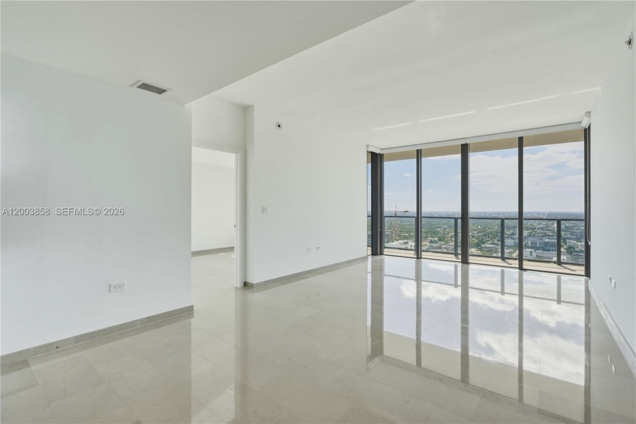 88 SW 7th St, Unit 3710, Miami, FL 33130 Photo