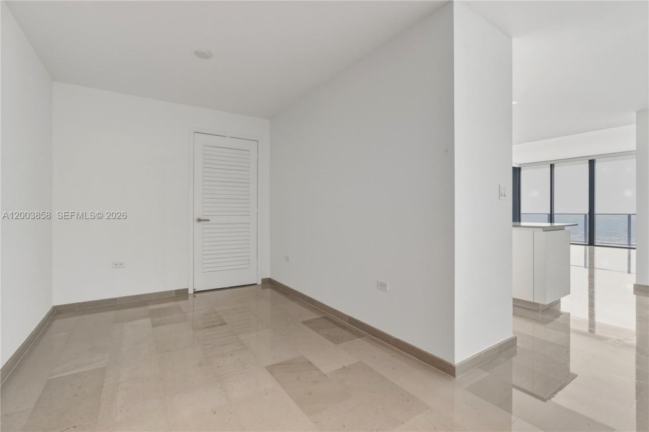 88 SW 7th St, Unit 3710, Miami, FL 33130 Photo