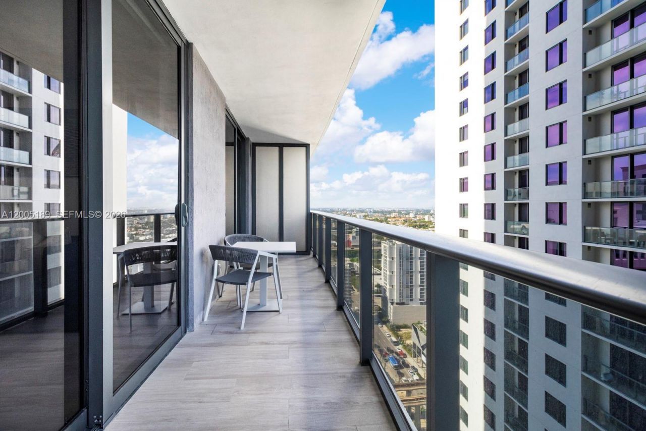 55 SW 9th St , Unit 3010, Miami, FL 33130 Photo