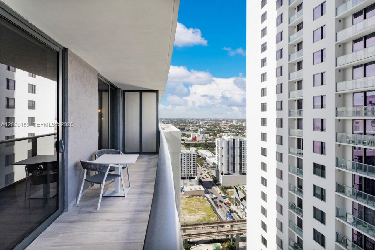 55 SW 9th St , Unit 3010, Miami, FL 33130 Photo