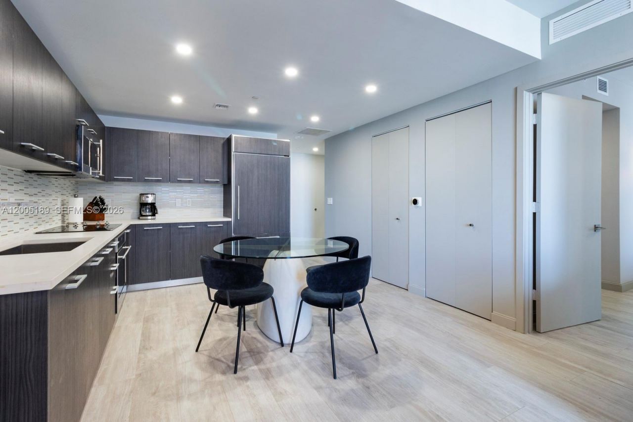 55 SW 9th St , Unit 3010, Miami, FL 33130 Photo