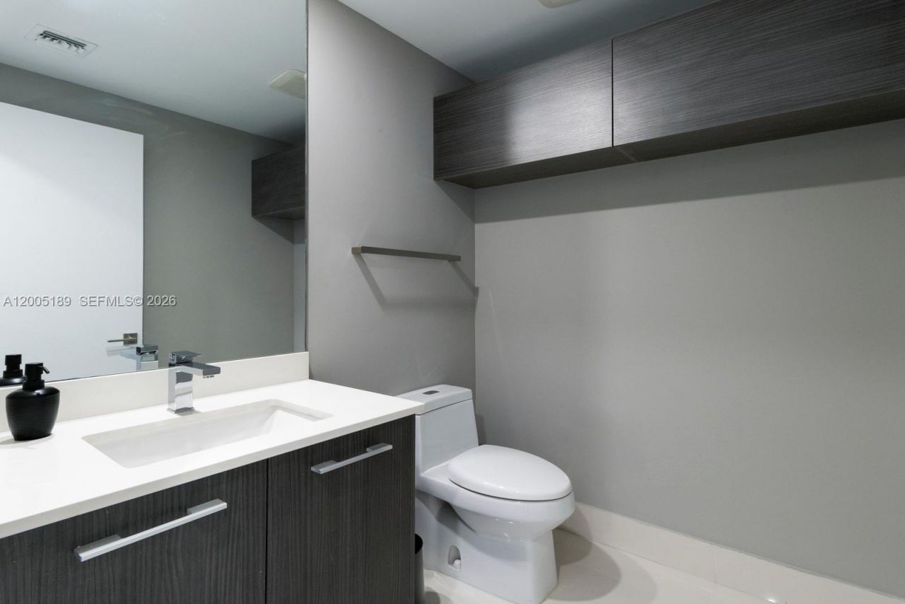 55 SW 9th St , Unit 3010, Miami, FL 33130 Photo