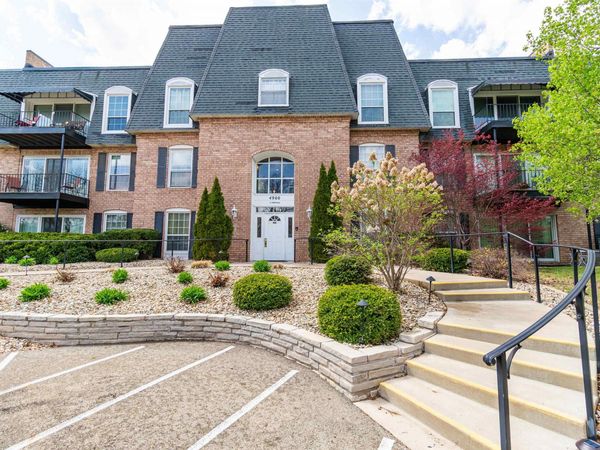 4900 N KNOXVILLE Avenue, Unit 111 A, Peoria, IL 61614