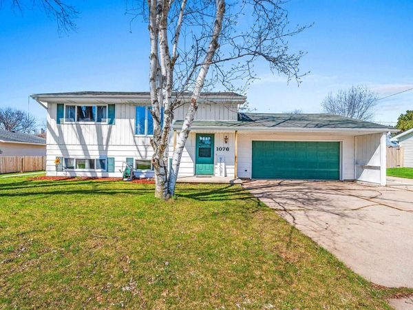 1076 GOSS AVENUE, Menasha, WI 54952