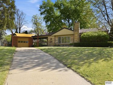 1709 N 55th Street , Omaha, NE 68104