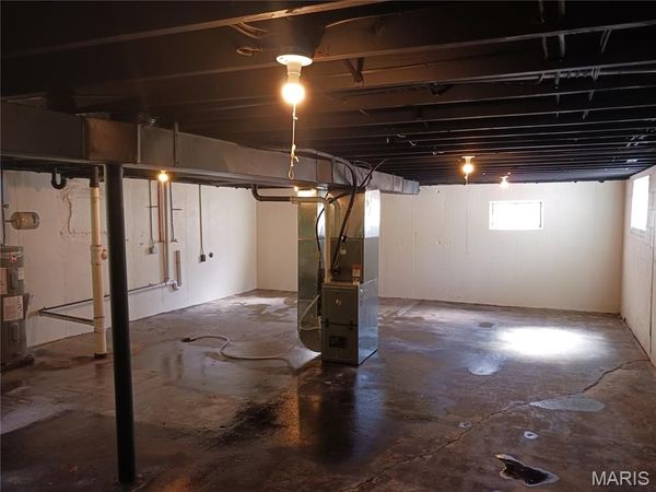 601 Ruggles Road , Ferguson, MO 63135