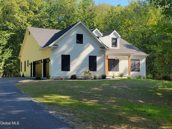 26 Knowlson Drive, Unit 33, Averill Park, NY 12018