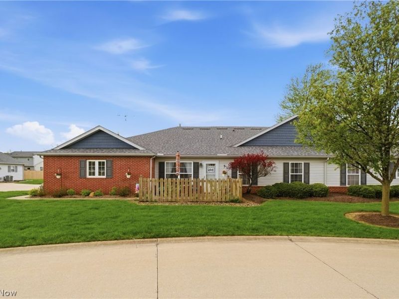 519 Heather Woods Drive, Elyria, OH 44035 Photo 1