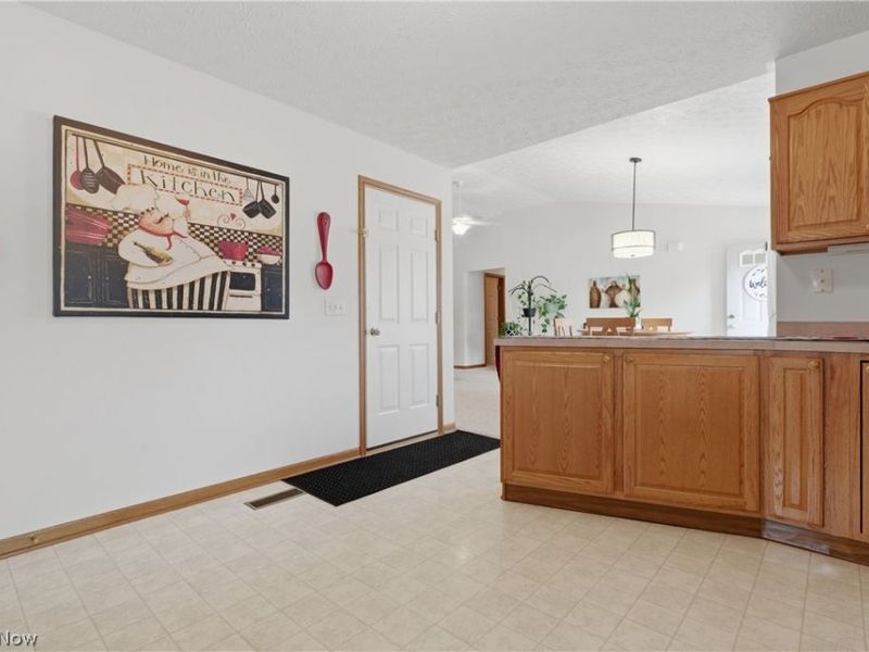 519 Heather Woods Drive, Elyria, OH 44035 Photo 17