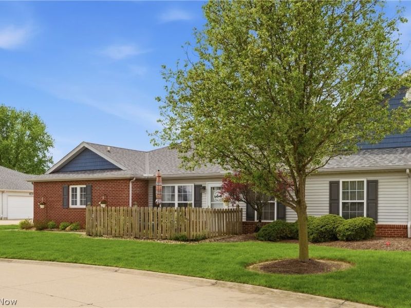 519 Heather Woods Drive, Elyria, OH 44035 Photo 3