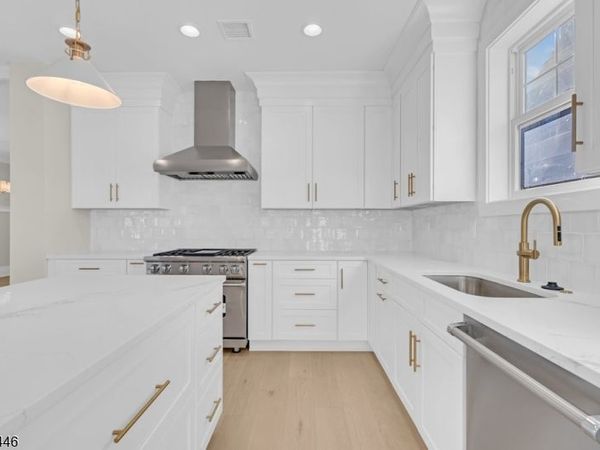 44 Brooklake Rd, Madison, NJ 07940