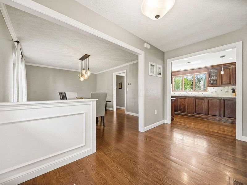 5657 Whitecraigs Court, Dublin, OH 43017 Photo 2