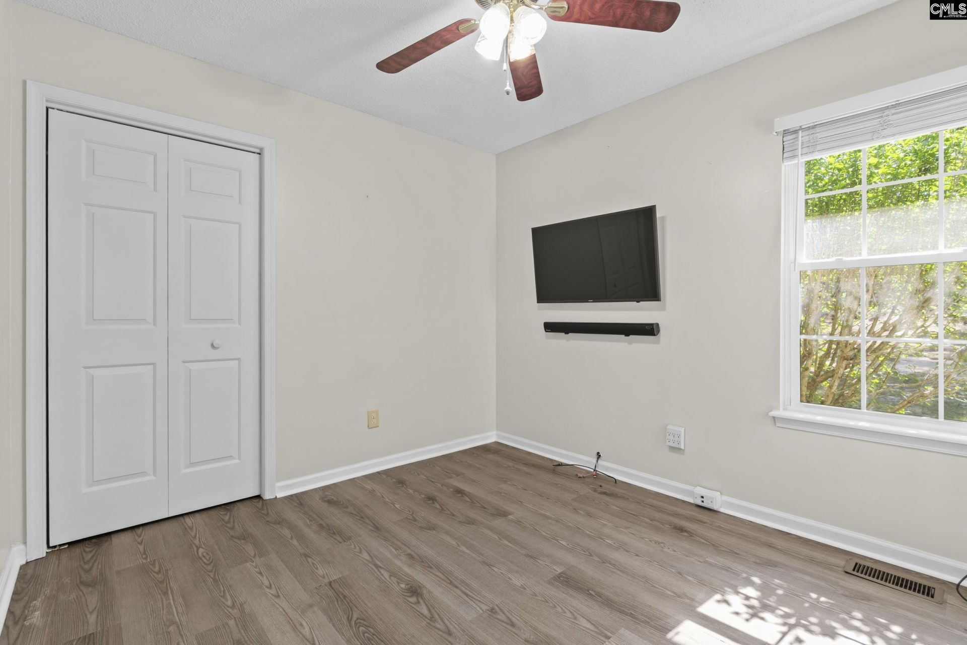 106 Sweetwater Drive  Photo 7