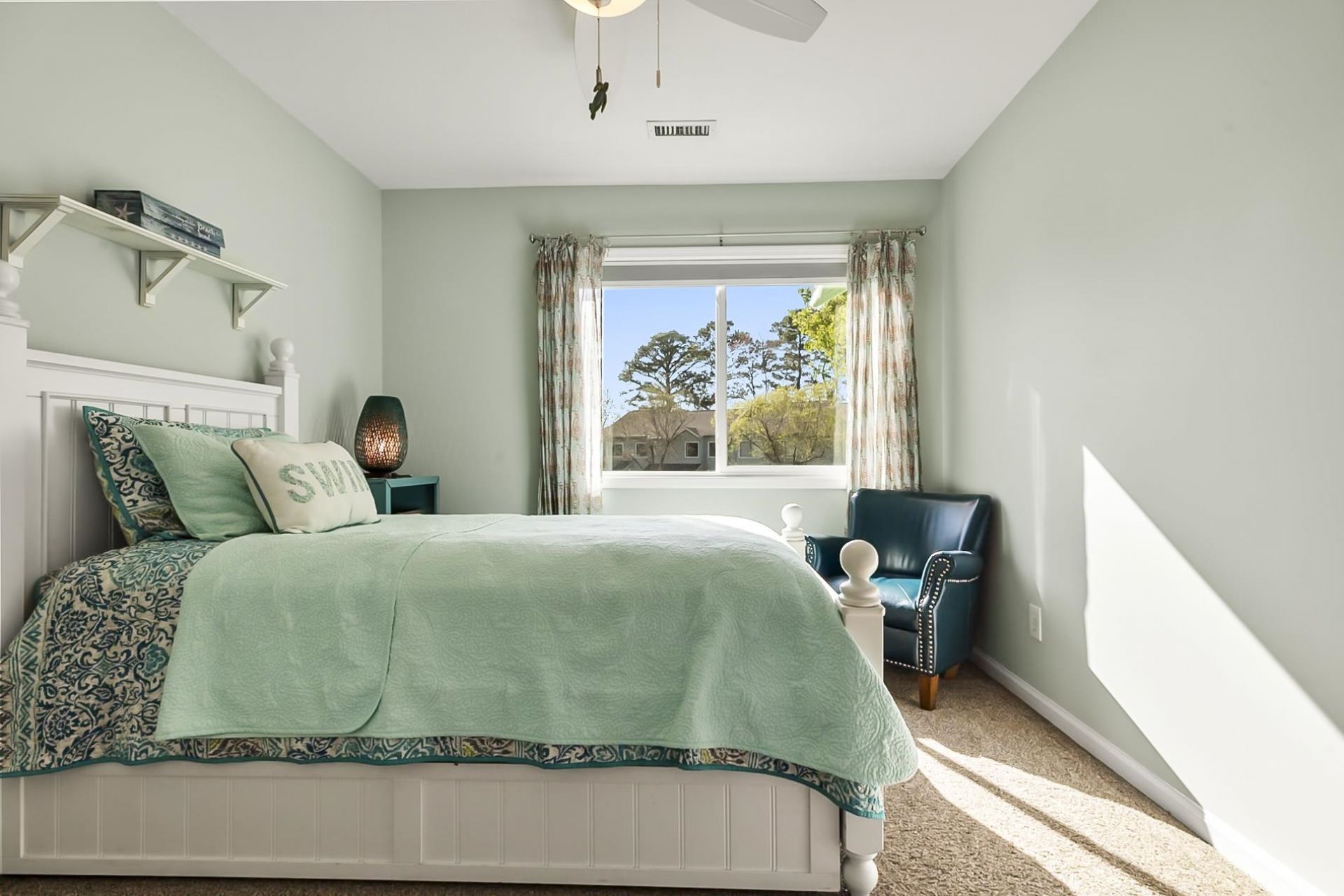 1 Shadow Moss Pl.  Photo 27