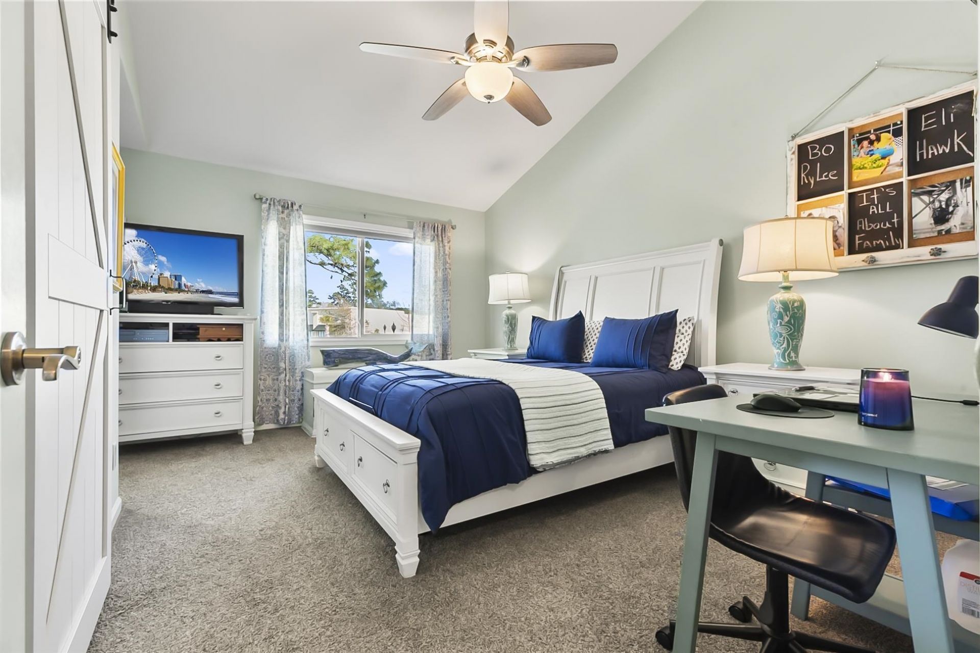 1 Shadow Moss Pl.  Photo 29