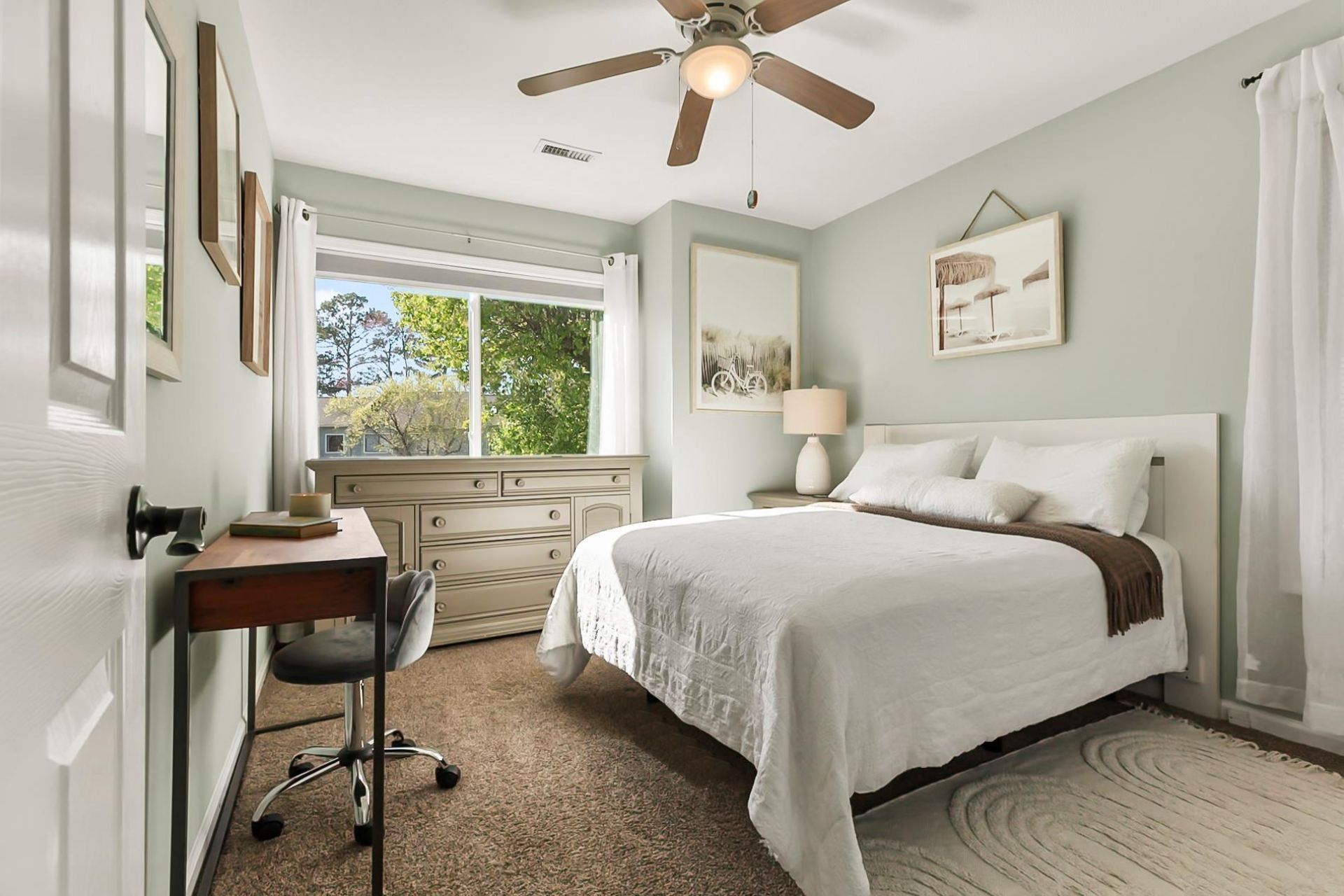 1 Shadow Moss Pl.  Photo 35