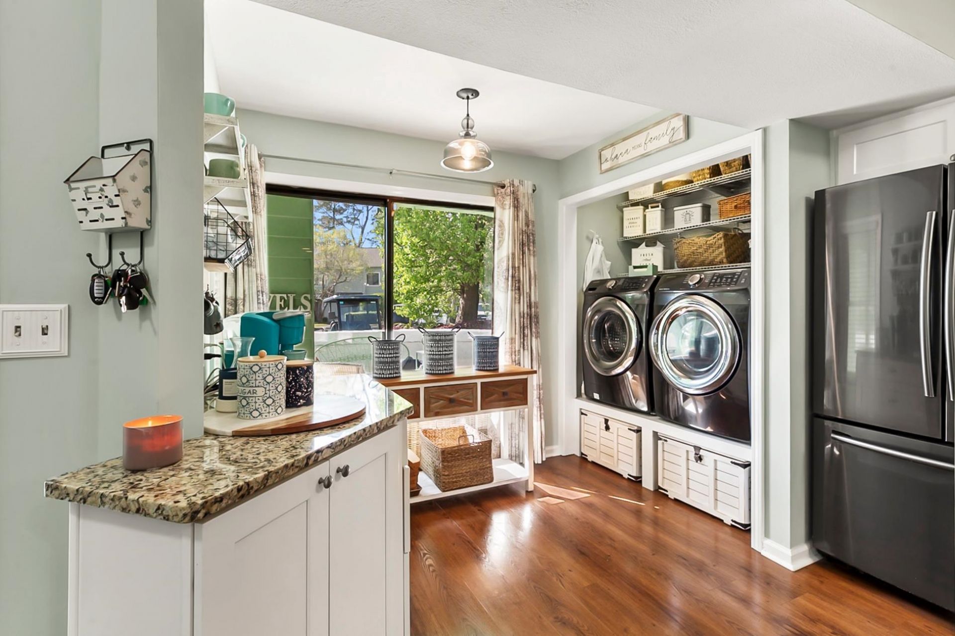 1 Shadow Moss Pl.  Photo 39