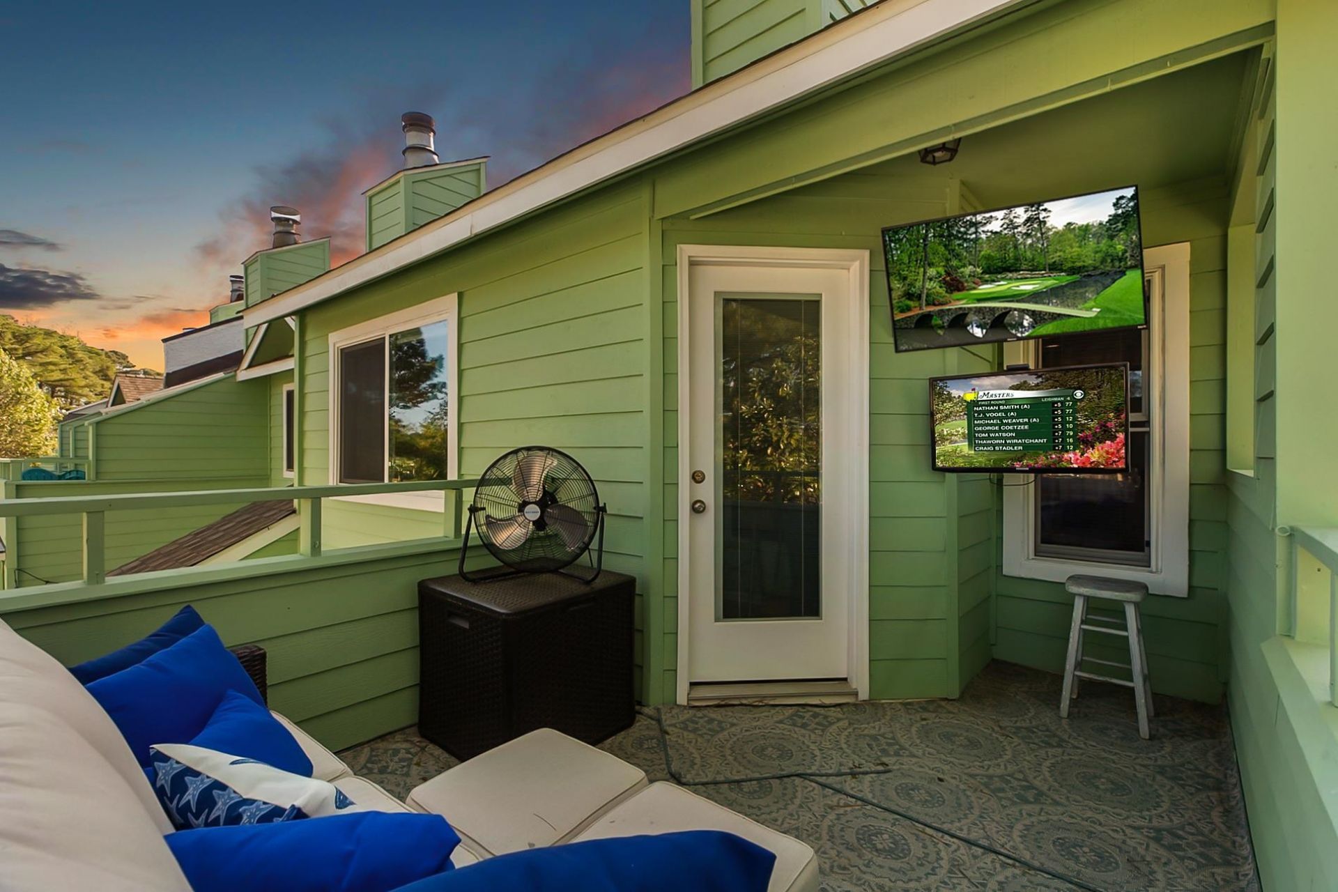 1 Shadow Moss Pl.  Photo 5