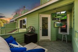 1 Shadow Moss Pl.  photo 4