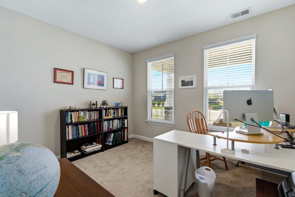 2077 Singing Palm Loop Photo 21