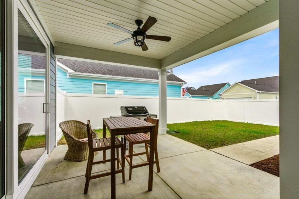 2077 Singing Palm Loop Photo 32